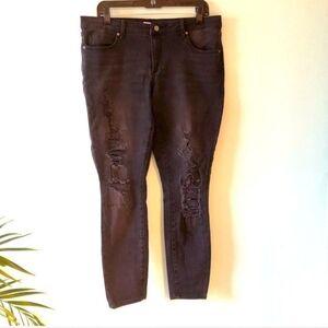 Just Fab Black Distressed Skinny Jeans